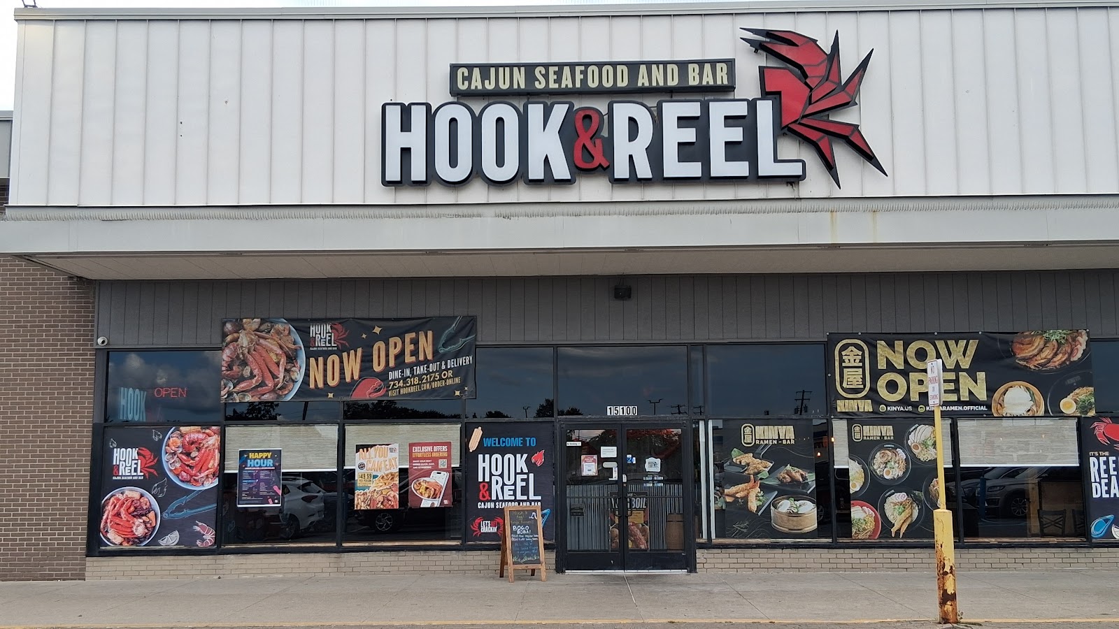 Hook & Reel Cajun Seafood & Bar in Livonia
