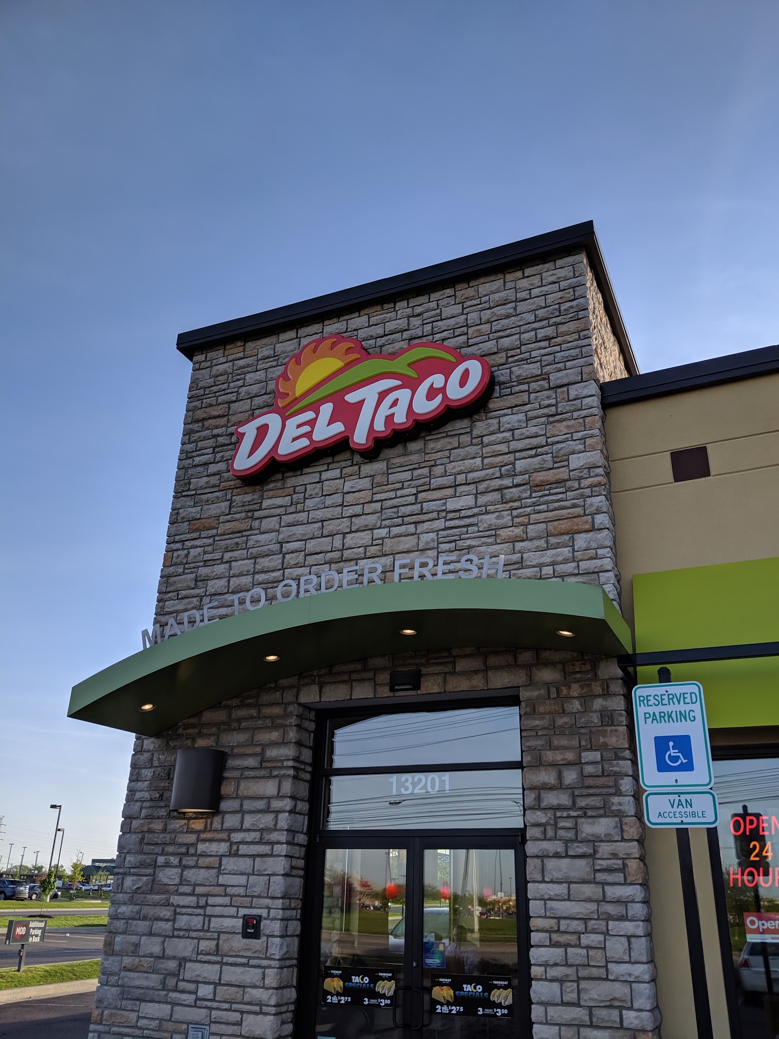 Del Taco — photo