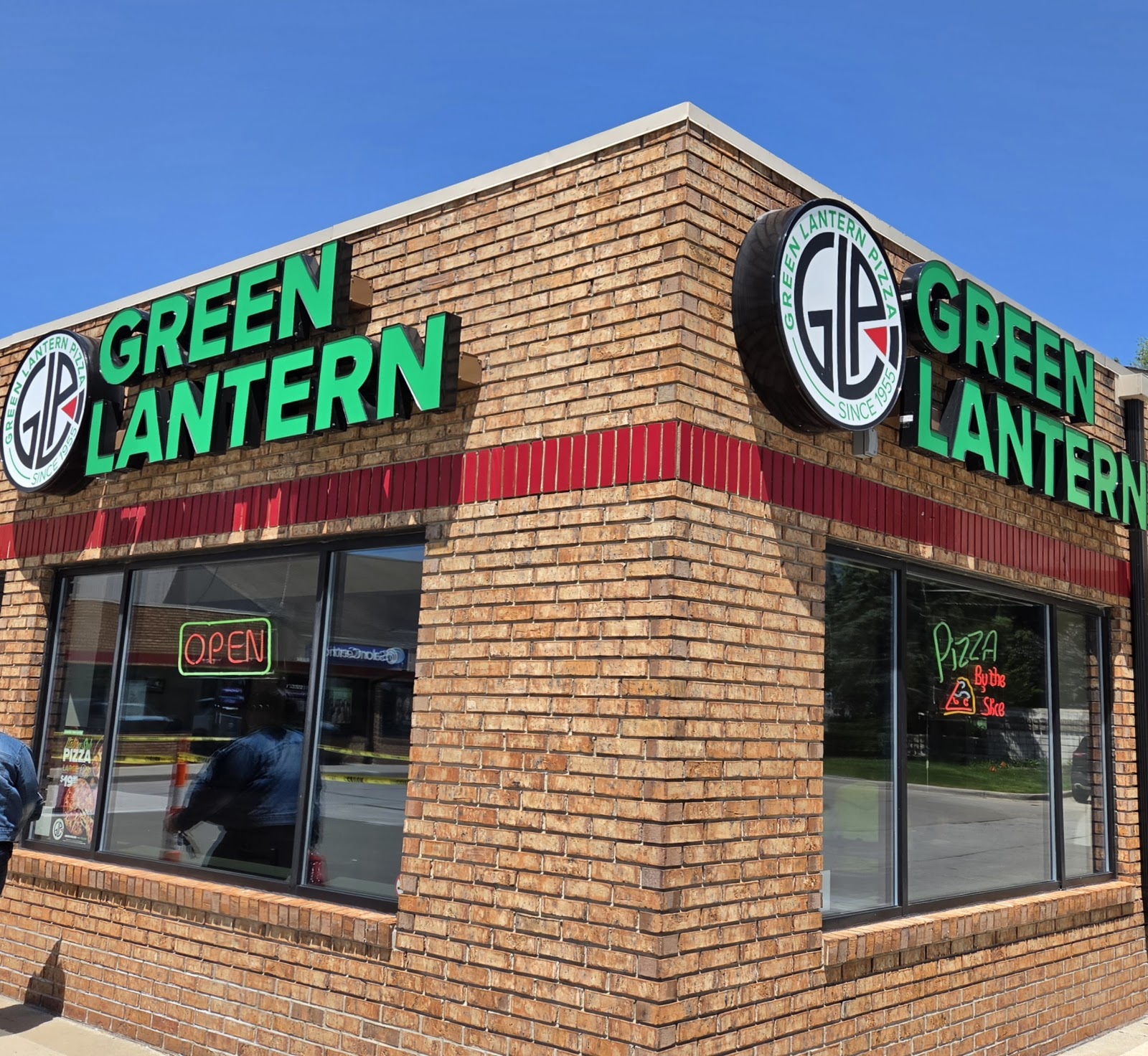Green Lantern Pizza in Livonia