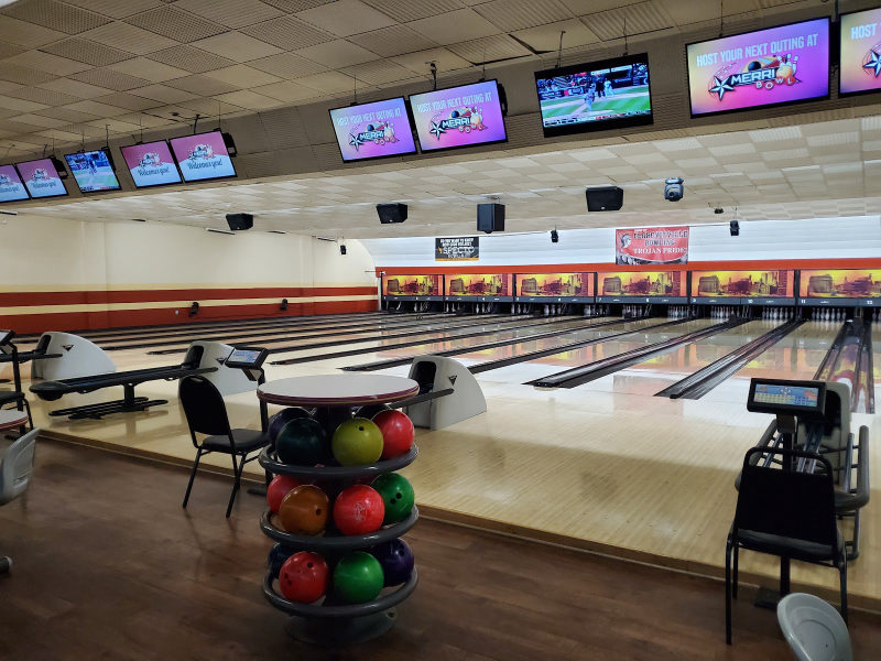 Merri-Bowl Lanes in Livonia
