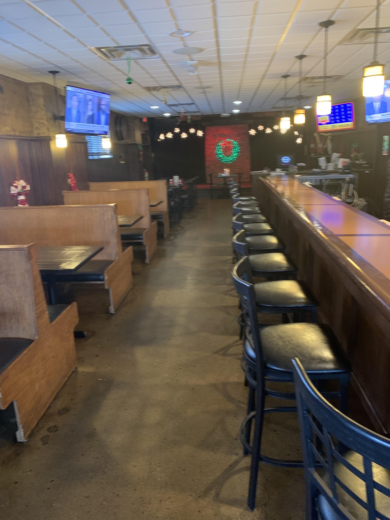 O'Malley's Supper Spirits & Song — photo