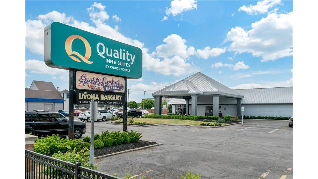 Quality Inn & Suites Livonia - Detroit in Livonia