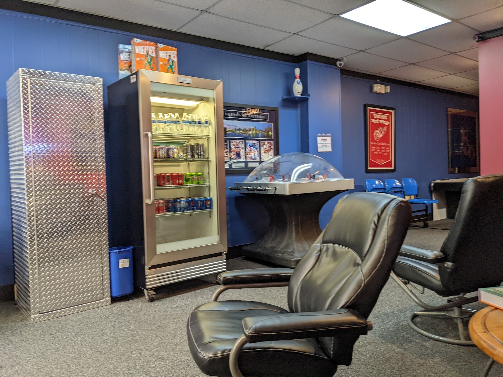 Scores Haircuts for Men — photo